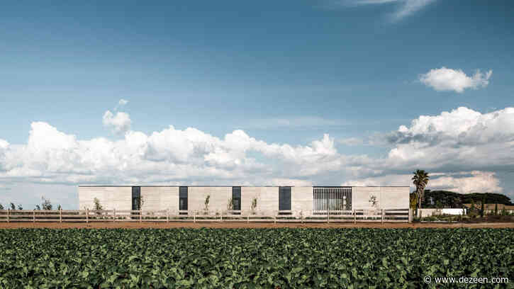 Neil Architecture shelters rural "sanctuary" in Australia with rammed-earth wall