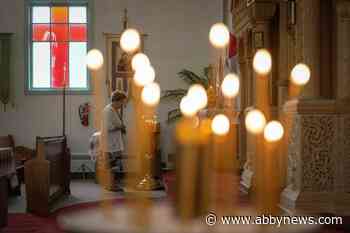 ‘Deal with together’: Manitoba community prays for victims of bus crash