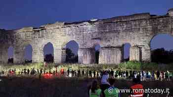 Acquedotto illuminato da duecento ciclisti: "Accendiamo i riflettori sul percorso ciclopedonale"