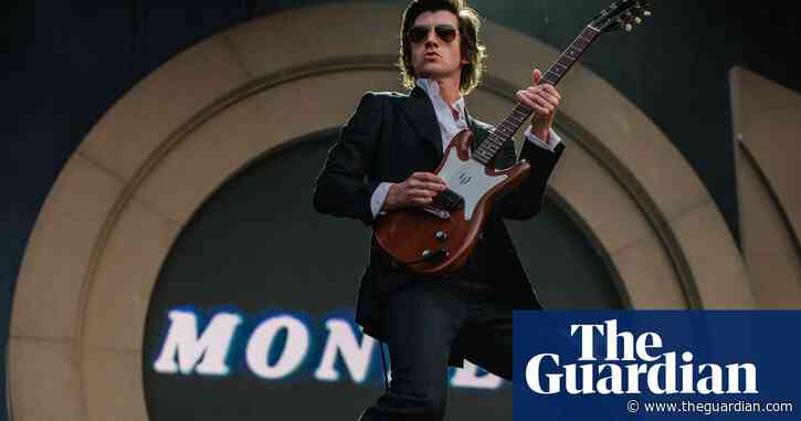 Arctic Monkeys: Glastonbury 2023 headline set thrown into doubt by Alex Turner’s laryngitis