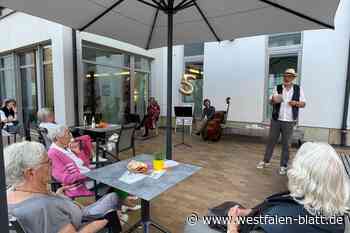 Lauer Sommerabend mit viel Poesie in Steinhagen