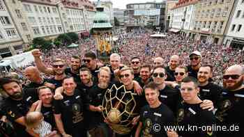 Handball: SC Magdeburg nach Champions-League-Titel auf dem Rathausbalkon gefeiert