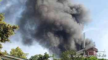 Europa-Park Rust: Großbrand im Freizeitpark - zwei Feuerwehrleute verletzt