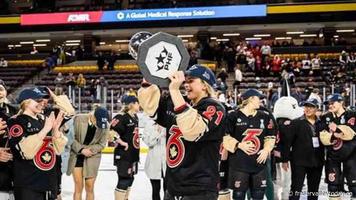 Toronto Six re-sign playoff hero Tereza Vanisova for upcoming PHF season