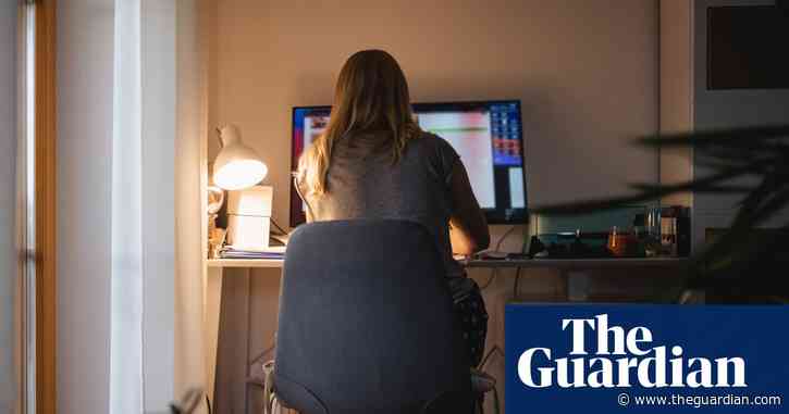 ‘I feel like I’ve missed out’: has working from home thrown the gen Zs out with the water cooler?