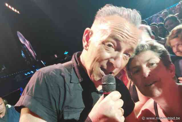 Selfies, bloemen en handkusjes van ‘The Boss’: Leen en dochter Julie “sprakeloos” na optreden van Bruce Springsteen