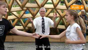 Dieser Augsburger bringt seit fast 50 Jahren Kindern das Tanzen bei