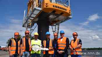 Rostocker Fracht- und Fischereihafen nimmt neuen Hafenkran in Betrieb