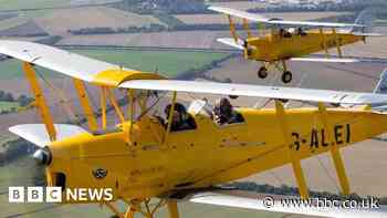 Tiger Moths leave Cambridge as they move to Old Warden