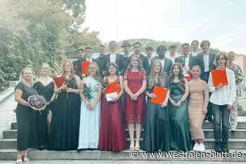 Schüler der Sekundarschule erhalten in Beverungen ihren Abschluss