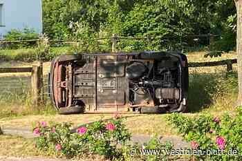 Randale beim Schützenfest Steinheim: Wer hat dieses Auto umgeworfen?