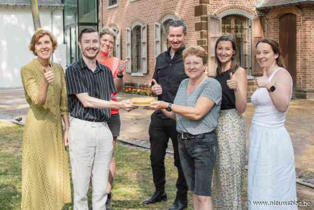 Poetspersoneel wordt in de bloemetjes gezet