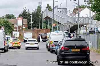 Southeastern Woolwich Line person hit by train: RECAP