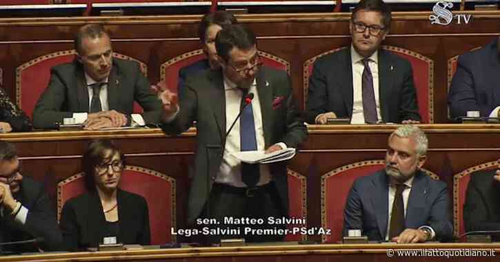 Salvini in Senato: “Quando sono entrato per la prima volta nella casa della mia compagna ho trovato un poster gigante di Berlusconi”