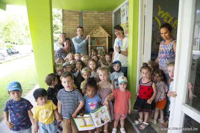 Nu ook boekenruilkastje aan school de Mozaïek