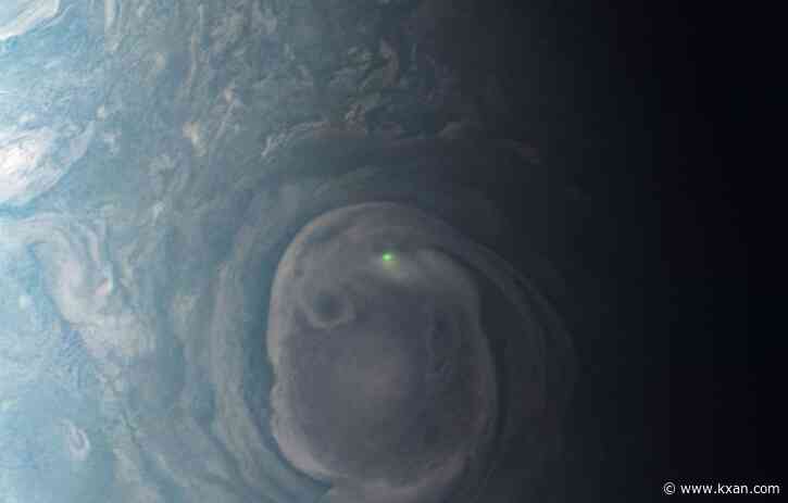 Green lightning spotted on Jupiter's north pole