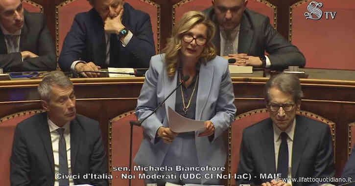 “Parlava al sole”, “eroe moderno” e “faro acceso nella tempesta”: il ricordo di Berlusconi della senatrice Biancofiore in Senato