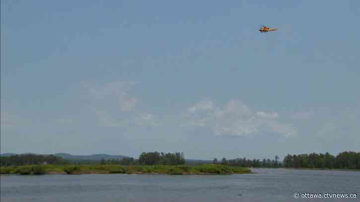 Search continues for 2 missing RCAF members after Chinook helicopter crashes near Garrison Petawawa