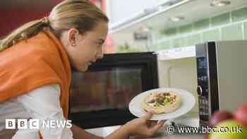 People turn to microwave meals as prices soar