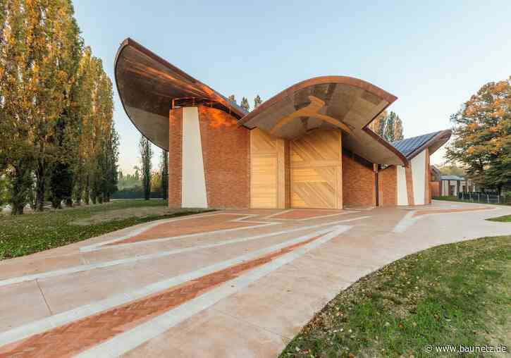 Radial skulptural
 - Kirche und Gemeindezentrum in Ferrara von Benedetta Tagliabue