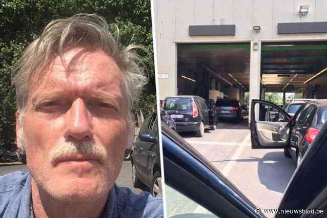 Onze man trok zonder afspraak naar de autokeuring en schoof vijf uur aan op snikhete dag: “Je was beter naar Wallonië gereden”