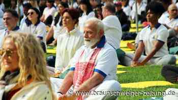 Indiens Premier macht bei UN mit Hunderten Menschen Yoga