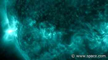 Sun unleashes giant X-flare in outburst that could spark auroras on Mars (video)