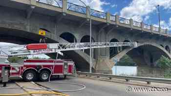 University Bridge in Saskatoon closed as firefighters combat stubborn blaze in spans