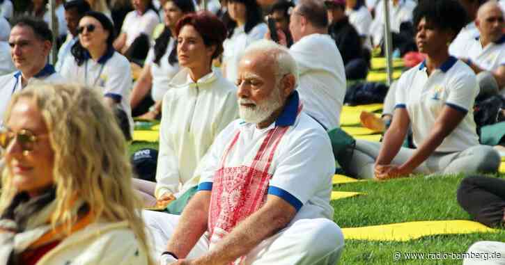 Indiens Premier macht bei UN mit Hunderten Menschen Yoga