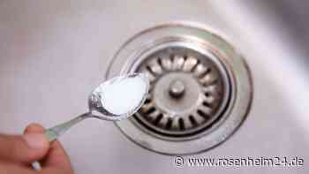 Abfluss verstopft und kein Rohrreiniger zur Hand? Ein Hausmittel aus der Küche hilft genauso gut