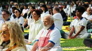 Indiens Premier macht bei UN mit Hunderten Menschen Yoga