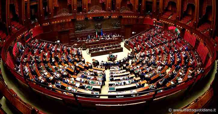 Camera, non ci sarà la diretta tv per la commemorazione di Berlusconi: il M5s ha votato contro