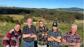 Tanya Plibersek urged to reject sand mine expansion in threatened ecological area