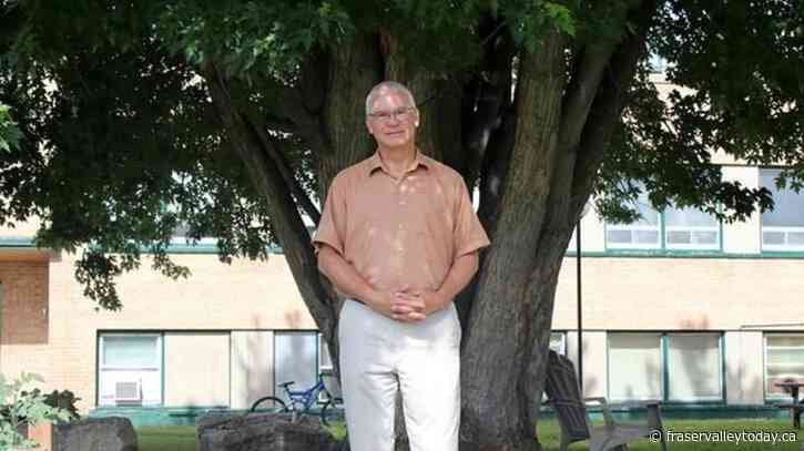 RCMP to release names of Manitoba crash victims as city gathers in mourning