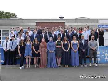 41 Absolventen am Böckler-Berufskolleg