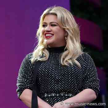 Kelly Clarkson admits she did not handle divorce 'gracefully'