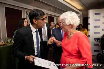 Jewish Care volunteer gets 'point of light' award from Sunak