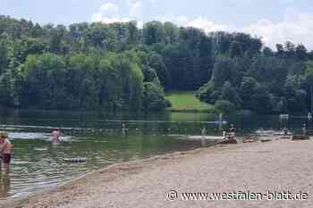 Landkreis warnt vor Blaualgen am Strandbad Twistesee