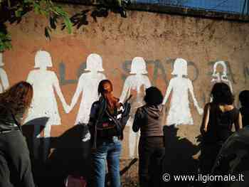 "​Parcheggiò in una stradina isolata". L'incubo della stagista e quelle accuse al big della pubblicità