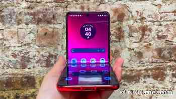 Review: Motorola's Razr Plus Made Me a Flip Phone Believer     - CNET
