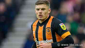 Regan Slater: Hull City midfielder signs new three-year deal