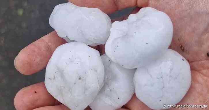 Golfballgroße Hagelkörner im oberbayrischen Valley