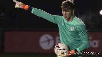 Lewis Thomas: Harrogate Town sign goalkeeper after Burnley release