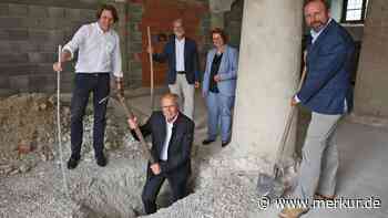 Mehr Platz für historische Trachten: Zentrum in Benediktbeuern wird erweitert
