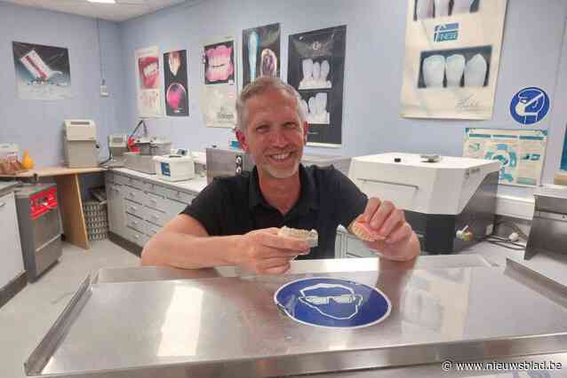Tandtechnicus Patrick (47) ruilde privé in voor onderwijs en maakt nu kans op titel leerkracht van het jaar: “Nog geen seconde spijt van gehad”