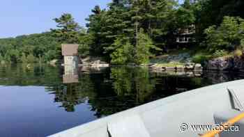 Waterfront homes tap into lakes for cheaper geothermal heating
