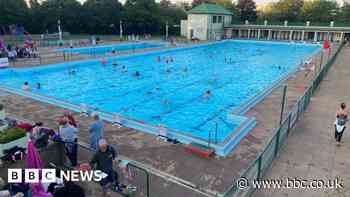 Peterborough Lido welcomes summer solstice swimmers