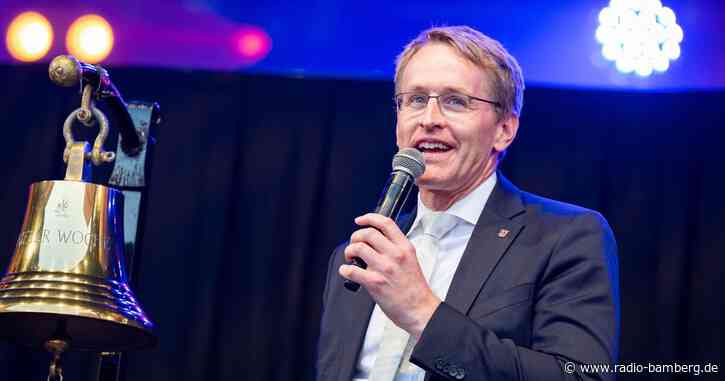 Daniel Günther singt umstrittenen Partysong «Layla»