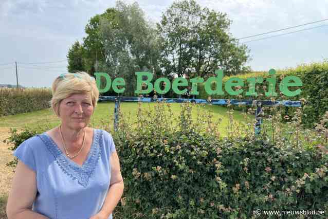 Jaar nadat brand levenswerk van Martine (59) verwoestte, is haar vakantiebedrijf opnieuw klaar voor drukke zomer: “We kunnen weer volop gaan”