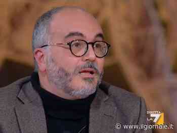 "Con questo caldo...". L'intellettuale progressista sfotte gli anziani